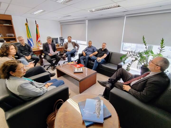 Administração apresenta estudo de impacto da revisão do Plano de Carreira