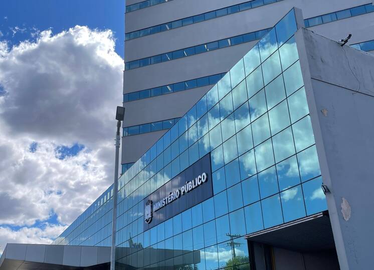 SIMPE-RS requer antecipação do pagamento do 13º salário aos servidores do MP